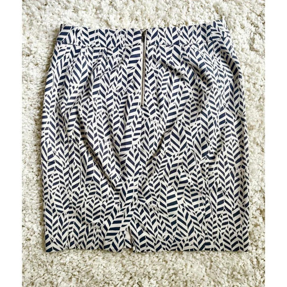 Loft Petite 6P Cream & Gray Geometric Print Pencil Skirt - Picture 3 of 3